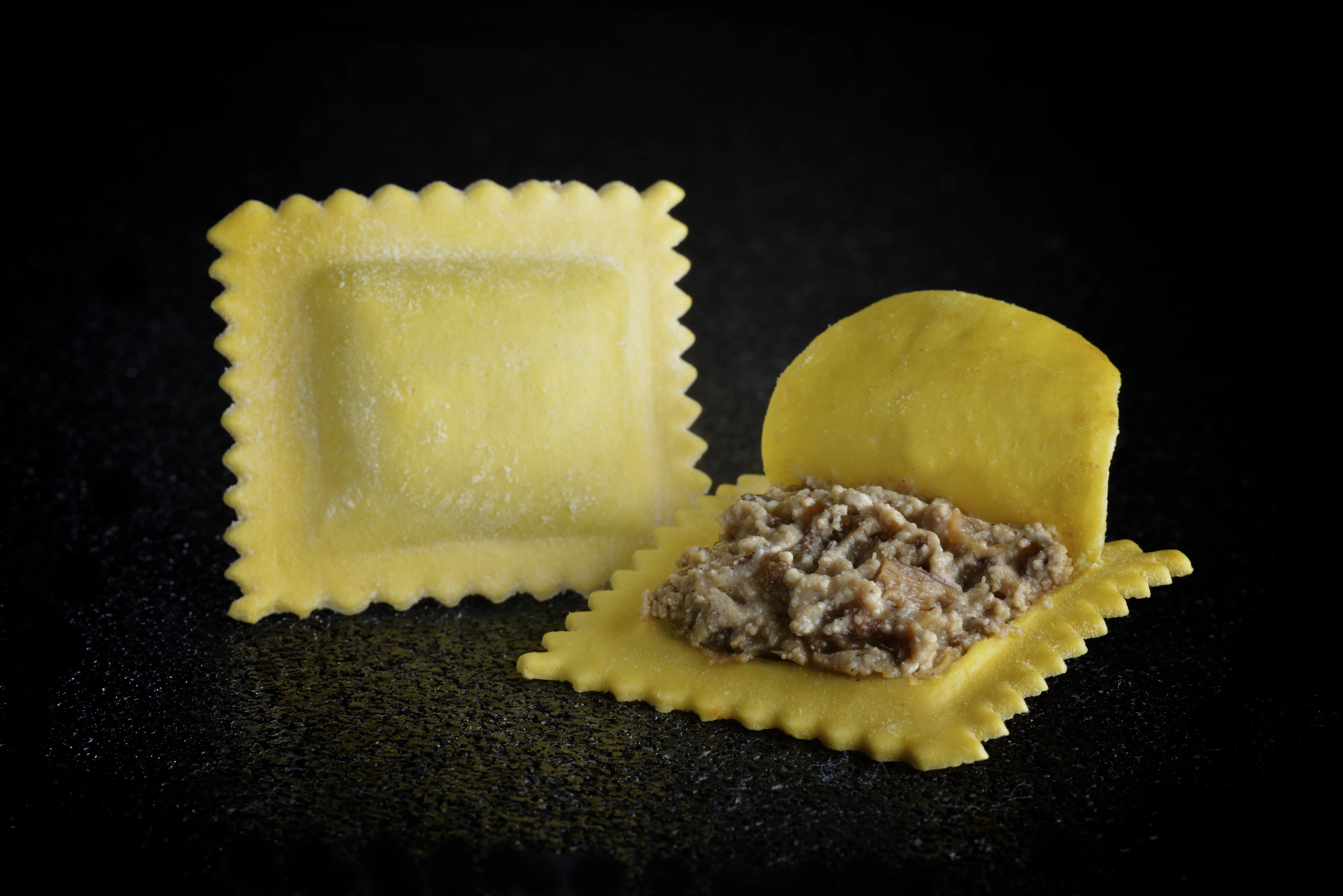 RAVIOLI FUNGHI-TRUFFEL (Altoni)